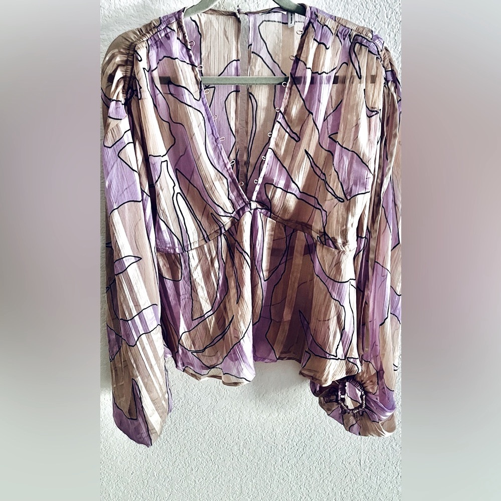ASOS design Balloon Sleeves V neck blouse